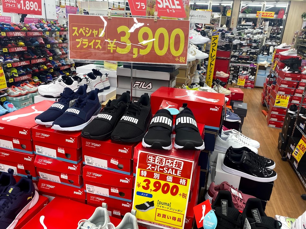 東京靴流通センター喜連店店内商品陳列⑨