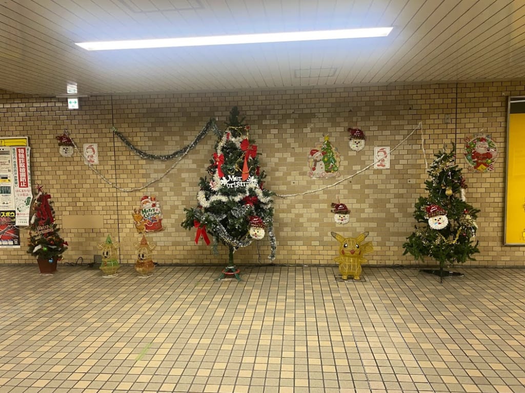 大阪メトロ谷町線平野駅クリスマスツリー2021⓵