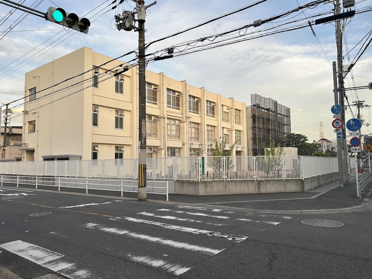 大阪市立長吉小学校外観