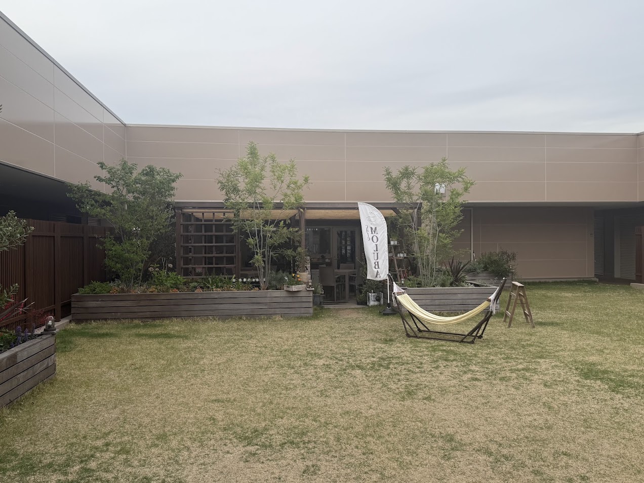 cafemolba外観3