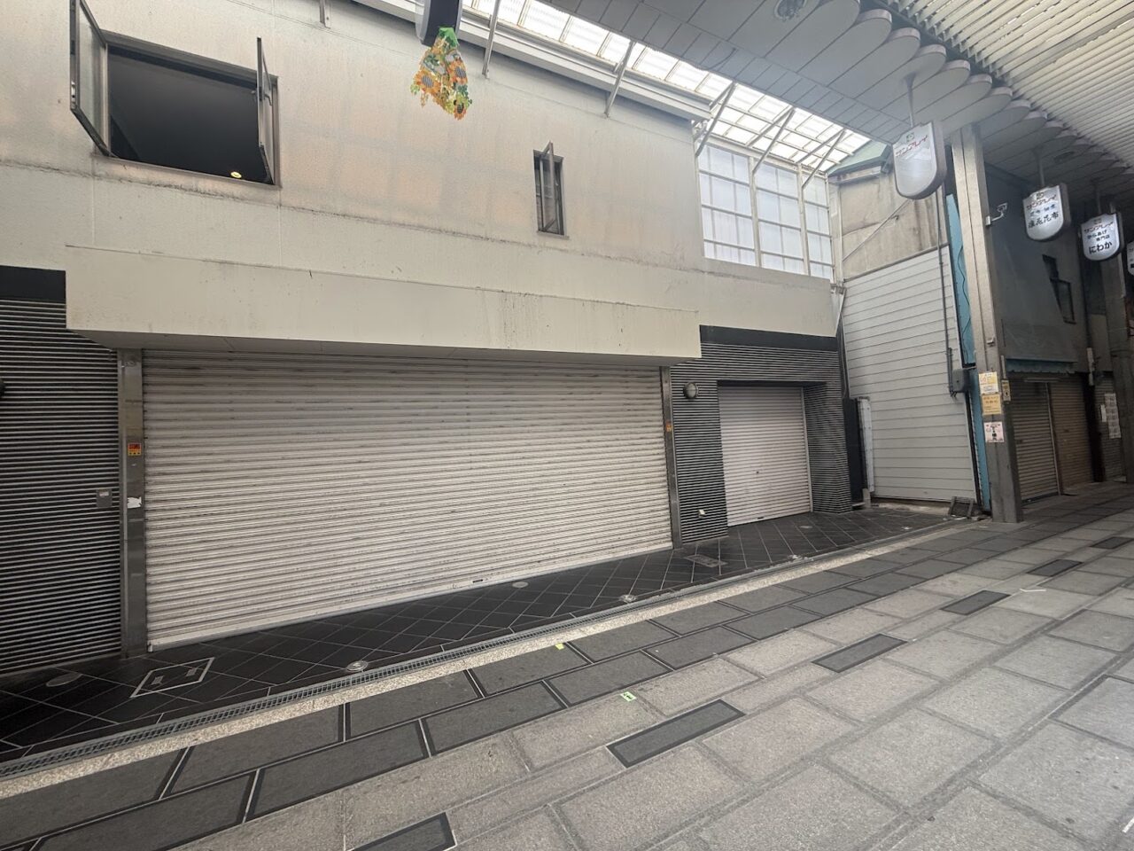 クワハラ平野店跡地外観1