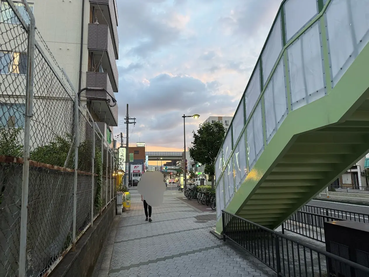 居酒屋亀千人前歩道橋